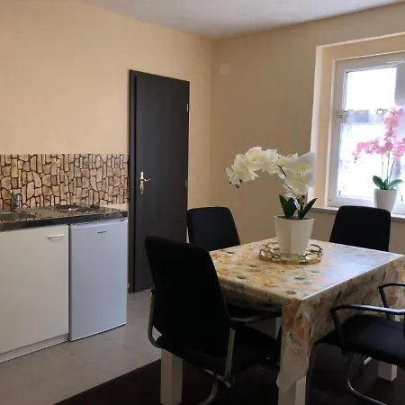 Sonnenschein Apartman Adorf